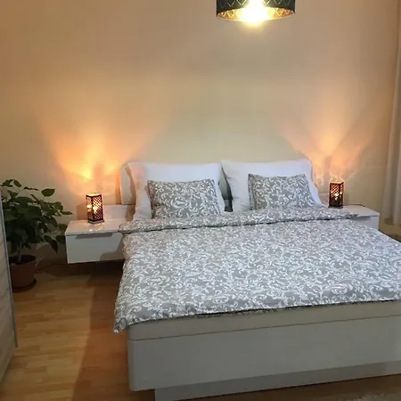 Apartment In The Garden *